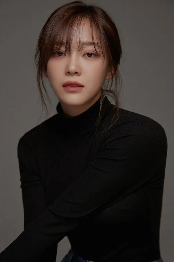 Kim Se-jeong to Teach Bullies a Lesson as a Queen-turned-High Schooler in 'High School Queen'