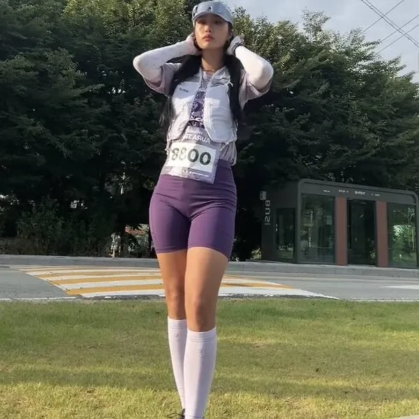 《钢铁部队W》郭善熙炫耀“大腿肌肉”：同性妻子在哪里？