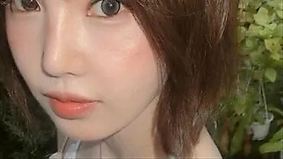 Nam Gyu-ri gây bất ngờ với khuyên chân mày cá tính ở tuổi 42