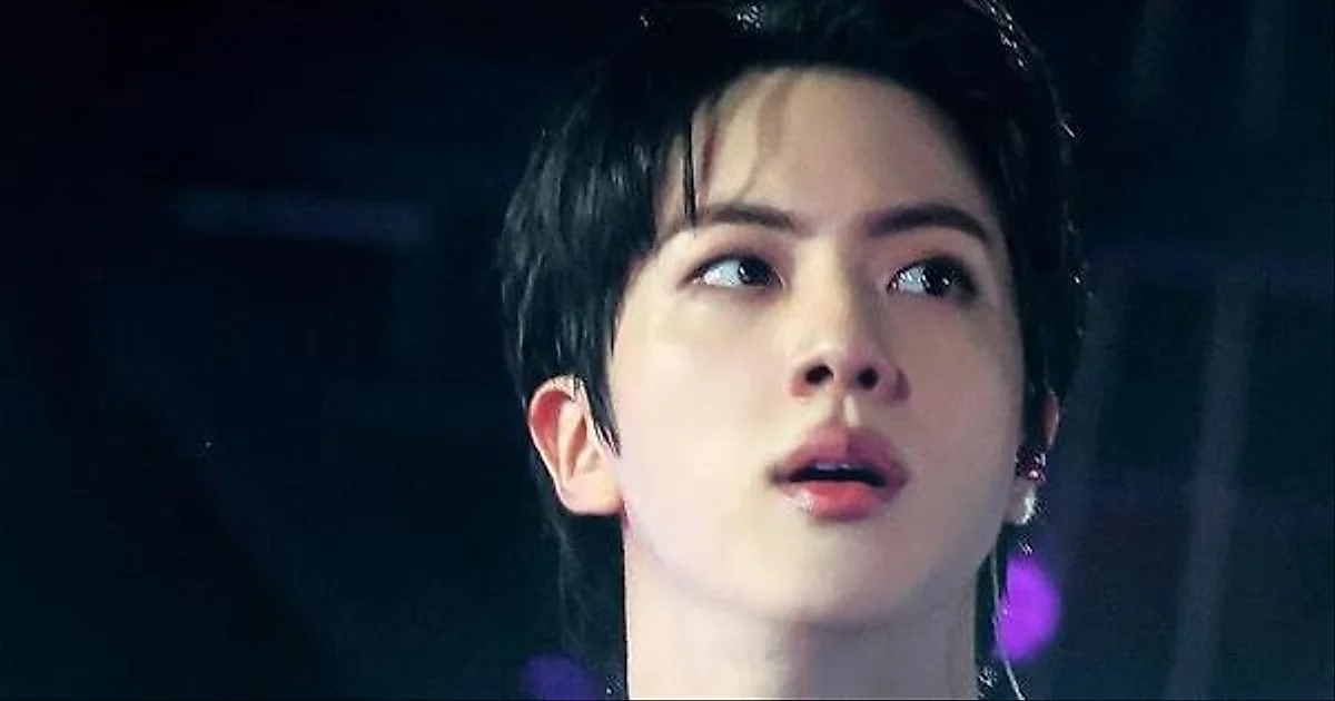 BTS Jin's T-shirt sells out instantly in Chicago