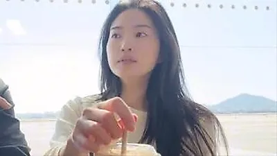 Jun Jin và Ryu Yi-seo lạc đường khi thăm mẹ sau 2 năm