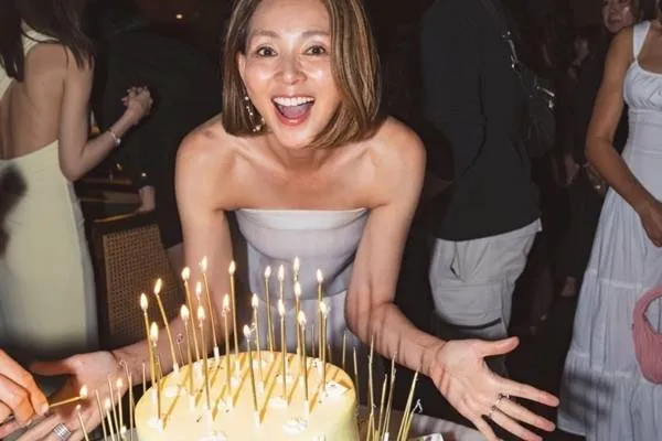 Choo Sarang appears at Yano Shiho's 50th birthday party, matching her mother's height