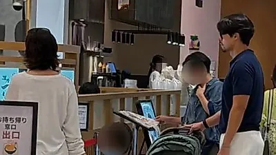 Con trai Hyun Bin và Son Ye Jin xinh đẹp như ảnh AI khi đi du lịch Tokyo