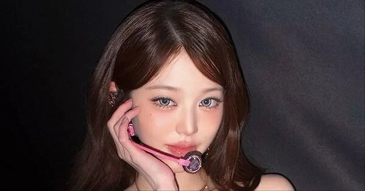 Ive's Jang Won Young teaches Gen Z slang to Dustin Nippert