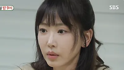 Kang Ye-won Says, "I Got Plastic Surgery Because of You"; Friend Replies, "I Said Just On…