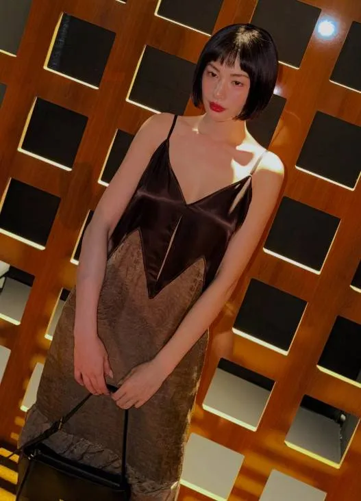 Nana,在奢侈品活动现场展现魅力与神秘氛围