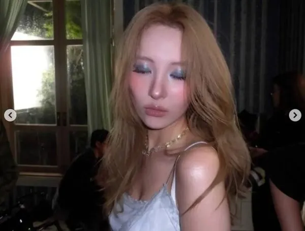 SUNMI(ソムニ)はやはり官能美、シースルーの錯覚ルックで視線を圧倒