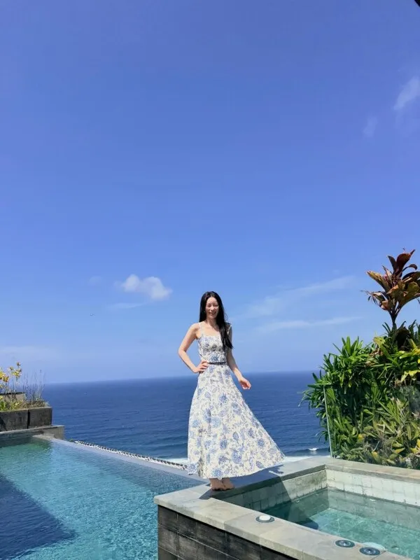 Lim Ji-yeon khoe dáng bikini nóng bỏng tại Bali
