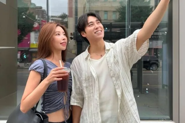 Ki Hee-hyun and Lee Sang-yoon's Unstoppable Affection—Overflowing Everywhere on the Streets