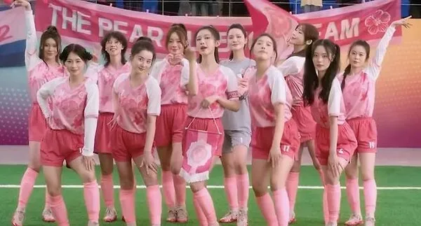 周星馳監督の新作『クンフーサッカー』、大ヒットの裏で韓国女子サッカーへの蔑視論争に