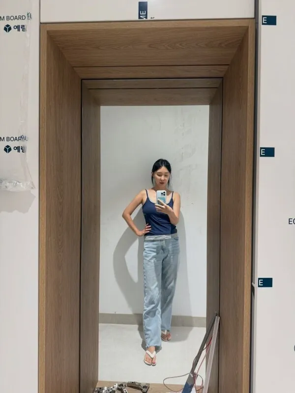 Lee Ji-hye moves from 80-pyeong to 49-pyeong home: 'It's smaller, but I love it'