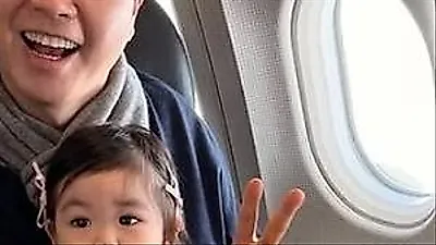 Park Soo Hong apologizes for flight delay following child's crying