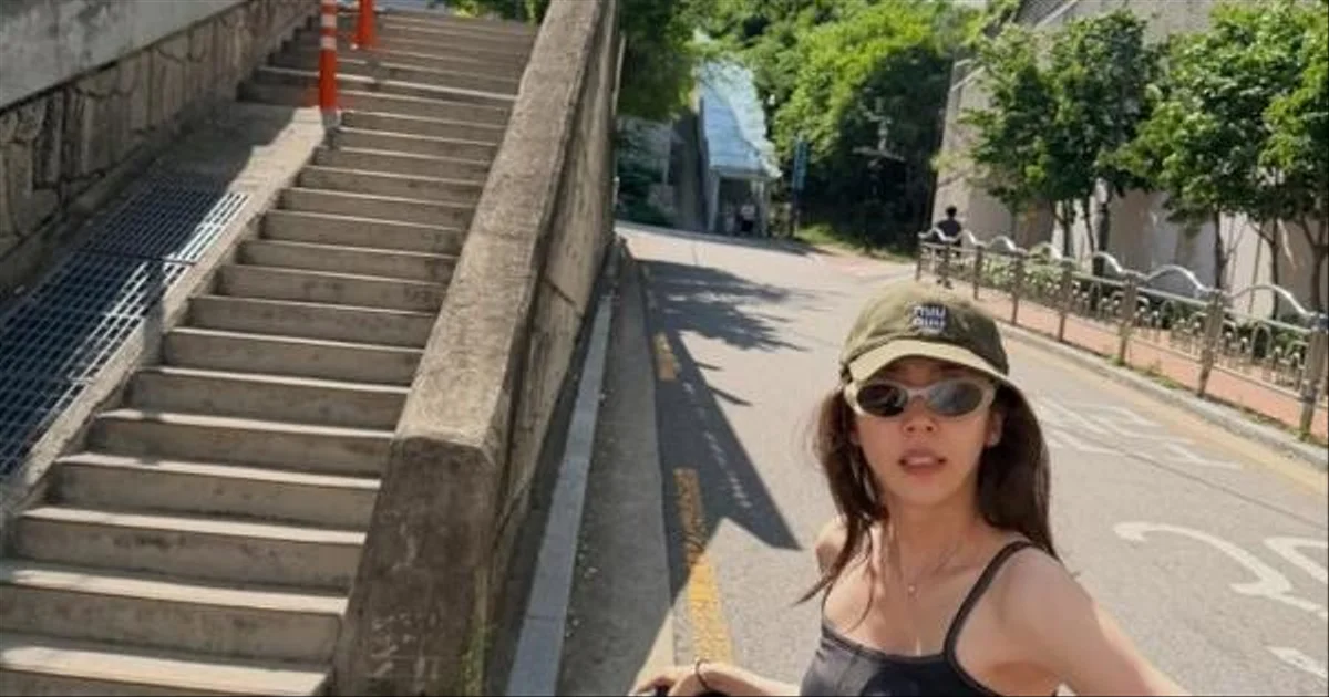 Son Dam-bi's Hip Fashion While Strolling with a Stroller