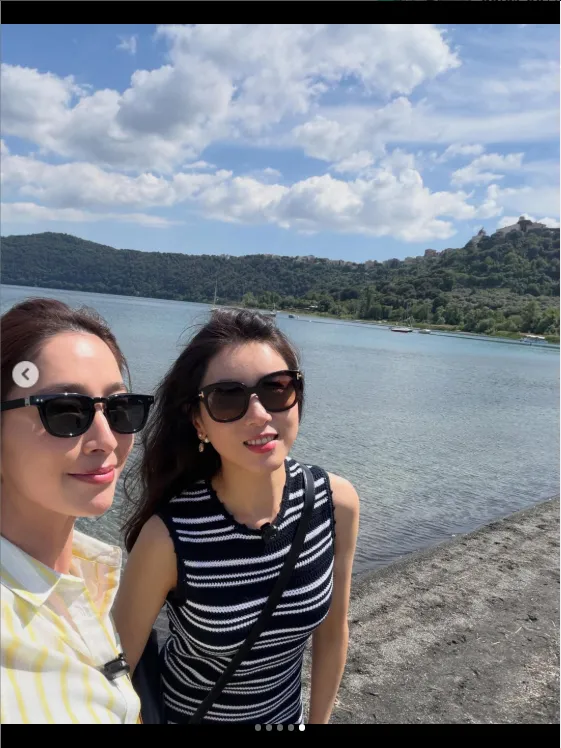 Lee Min-jung chia sẻ về tình bạn 23 năm đầy cảm động: 'Ở bên người ấy tôi cười nhiều nhất'