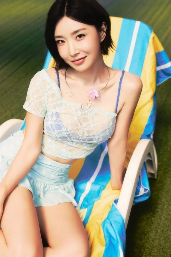 BBGIRLS' Yuna Shares Weather Updates While Yoojeong Captivates with 'Sexy Music' at Waterbomb