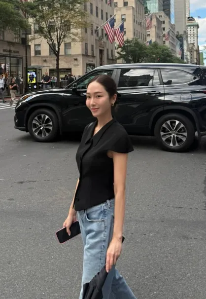 Jessica Shares Exciting Update from New York Ahead of Reunion with Park Myung-soo After 17 Years