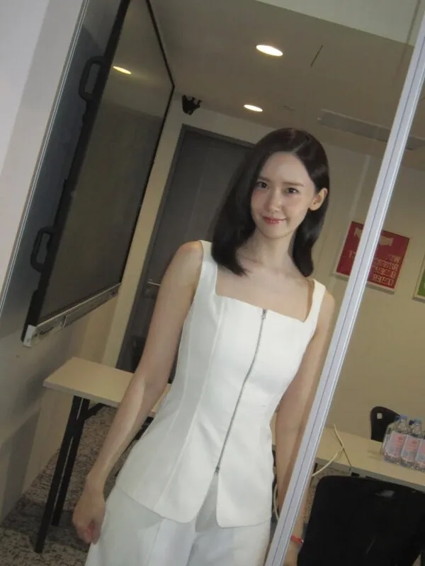 Lim Yoon-ah cắt tóc ngắn vì quá bận rộn, nhan sắc bùng nổ khiến fan ngỡ ngàng