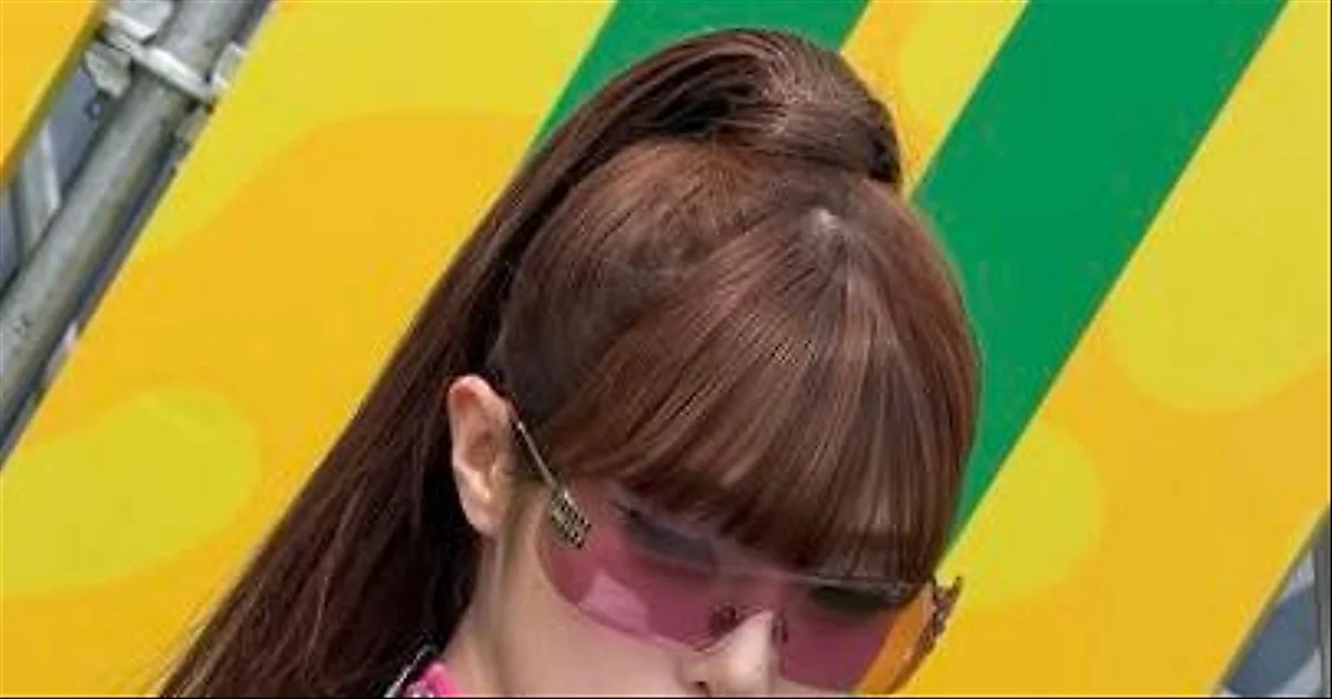 Choi Ye-na makes a splash at Waterbomb Festival with unique concept