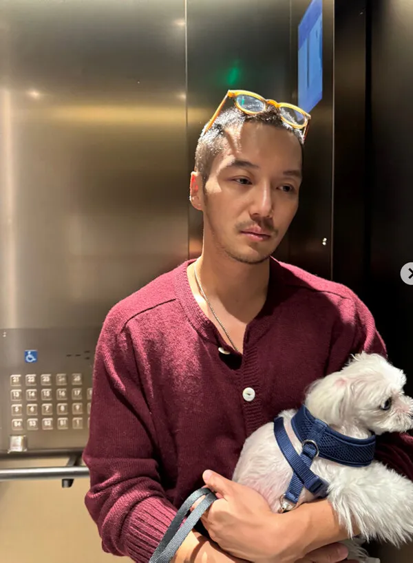 ビョン・ヨハン、エレベーターで目撃されたティファニー・ヨンとの甘い日常