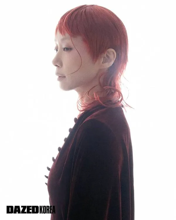 チョン・ドヨン、時計を逆回転させるように―「カンヌの女王」がブロンドヘアでファッションを圧倒