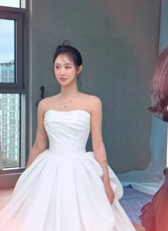 BBGIRLS（BBGIRL）のミヨン、ウェディングドレス姿を公開「ビハインドカット」