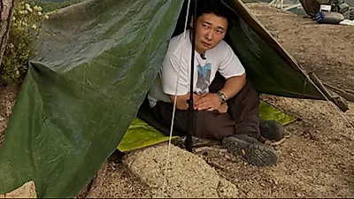 Lee Seung-yoon retreats to mountain tent after forgetting wedding anniversary again