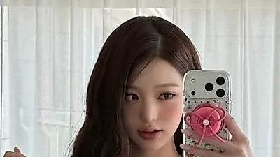 Jang Wonyoung of IVE Clears Up Misunderstanding Regarding Airport Conduct Controversy