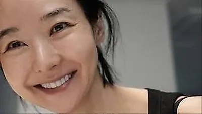 Song Seon-mi embraces natural beauty at 52 with candid photos