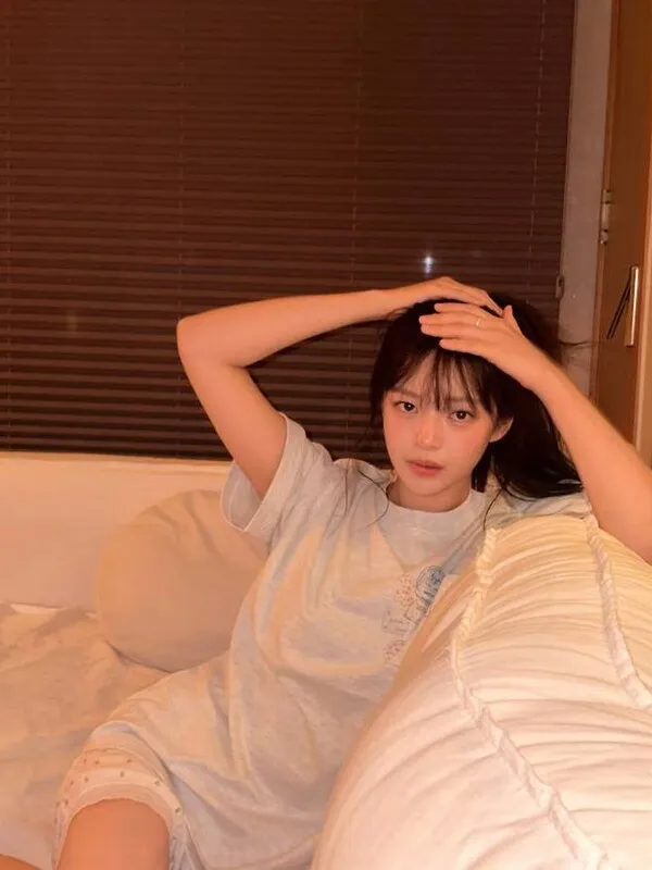 Jeongyeon (TWICE) hé lộ diện mạo thanh khiết trong trang phục mặc nhà, đánh dấu bước chuyển mình sang sự nghiệp diễn viên