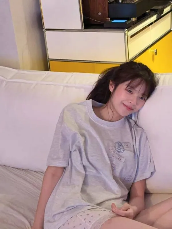 Jeongyeon (TWICE) khoe nhan sắc thanh khiết trong trang phục mặc nhà, hé lộ hướng đi mới trở thành diễn viên