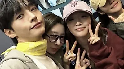 请夏、Nam Yu-jeong被指在音乐剧现场“干扰观演”：开手机、翘脚