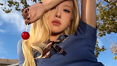 Rosé of BLACKPINK dominates global charts with new single 'new trick'