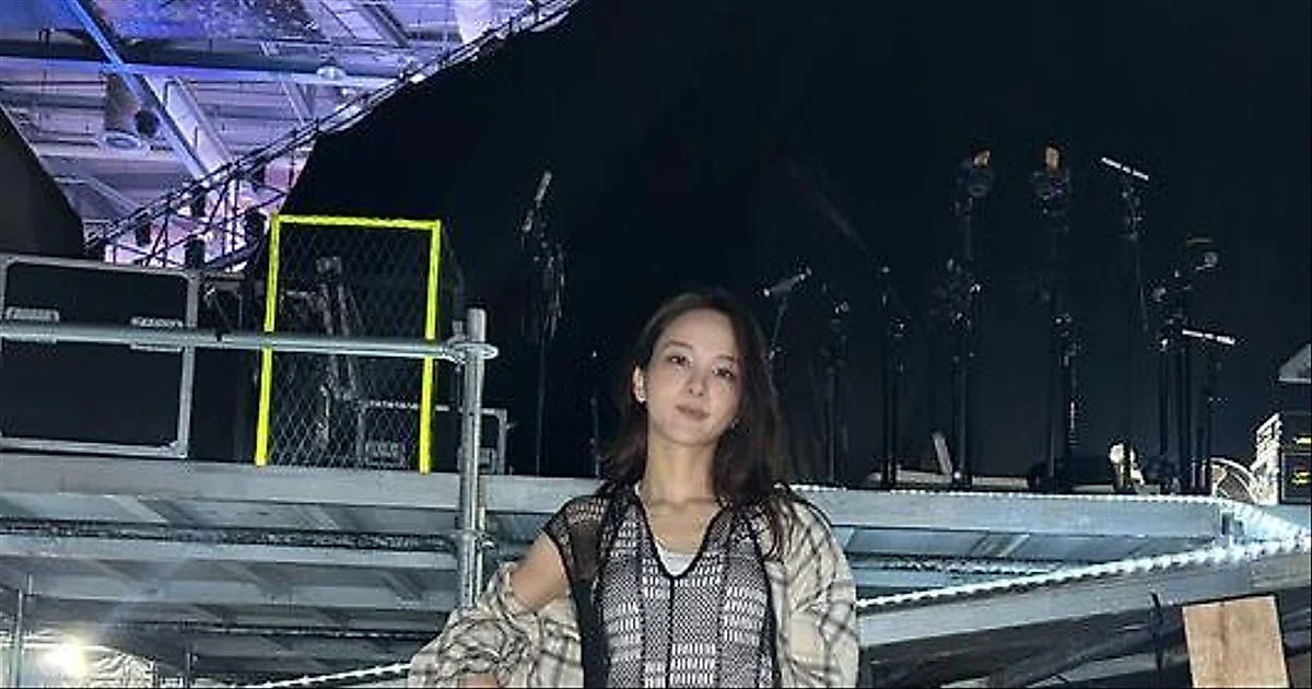 Song So-hee evolves from 'Gugak girl' to sophisticated artist