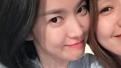 Lee Jin trở về Hàn Quốc cùng thú cưng, gắn bó với Fin.K.L và Song Hye Kyo