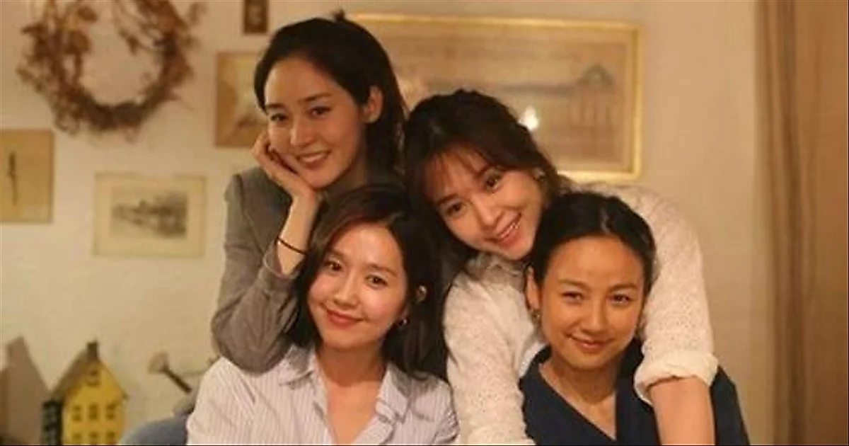 Fin.K.L hội ngộ đầy đủ: Sung Yu-ri đóng vai em út khi dạy các thành viên từ mới