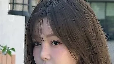 ナム・ギュリ、背中に蝶が舞う。42歳の破格の変身。