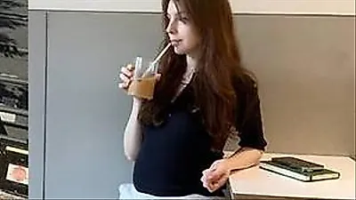 朴柱昊妻子Anna谈第四胎怀孕：享受三个孩子的羁绊