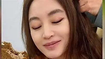 Kim Hye-soo stuns fans with youthful new look