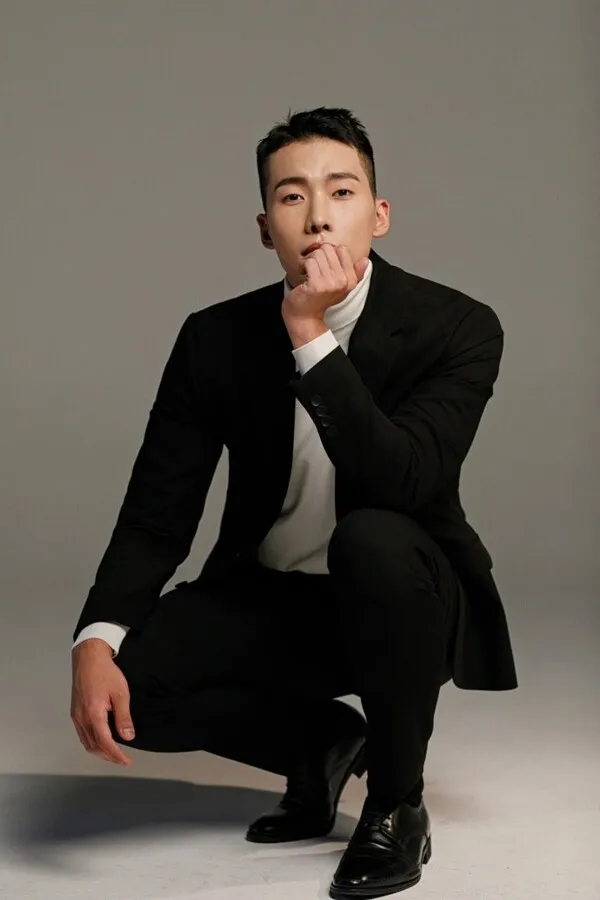 Hwang Seong-bin bị 'Trưởng phòng Kim' So Ji-sub mắng, hé lộ sức hút trái ngược trong 'Nhân viên yêu thích'