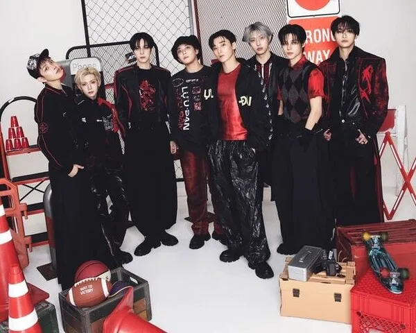 ATEEZ chính thức trở lại với series 'Golden Hour' sau 4 tháng