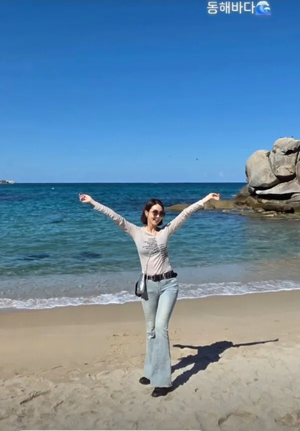 Oh Jung-yeon Praises Honesty of East Sea Visitors: 'Lost Sunglasses Found on a Rock'