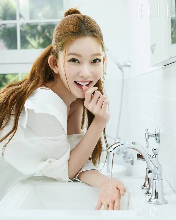 Billlie Tsuki tỏa sáng với sức hút đáng yêu như ánh nắng mùa hè