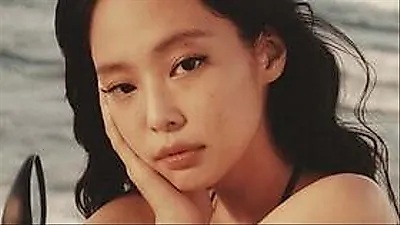 YouTuber Potato Turtle xin lỗi vì hành động 'vô lễ' với JENNIE (BLACKPINK)