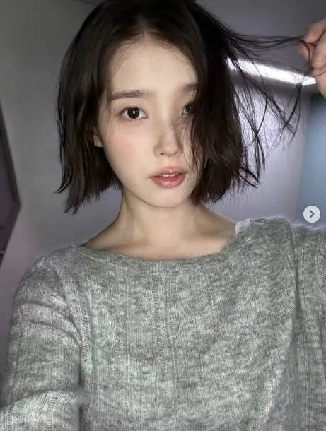 IU's Short Hair Panorama: 'Overflowing Vitality' Amidst Health Rumors