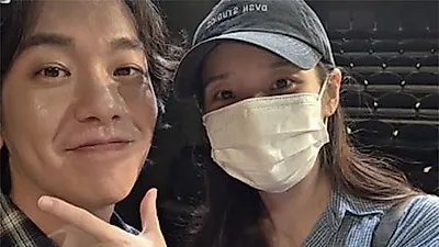 IU supports 'My Mister' co-star Ahn Seung-gyun despite health issues