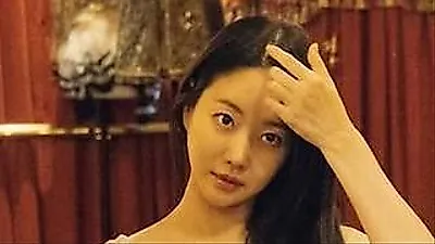 Kim Sa Rang stuns in vintage wedding dress in New York