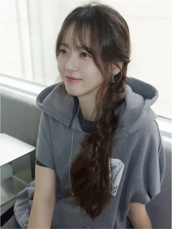 Go Ara proves she is the entertainment industry's 'preservative' with her 'Banollim' era visuals even at 36
