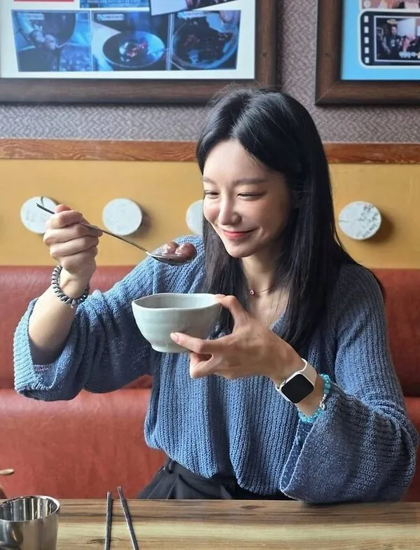 41-year-old Shin So-yul reveals radical short haircut: "Before I became a triangle kimbap" — Agency CEO reacts with disbelief