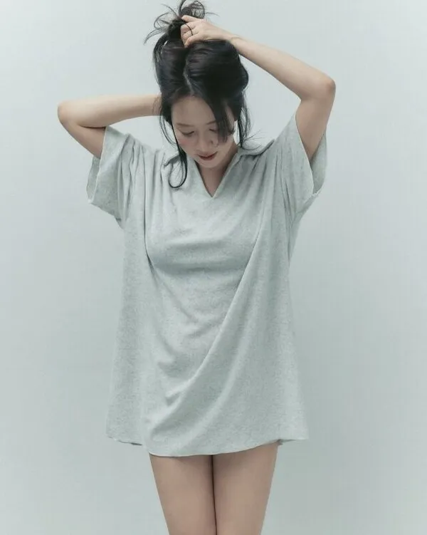 Song Ji-hyo gây sốc với phong cách 'mặc như không' trong bộ ảnh quảng bá thương hiệu mới