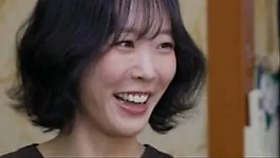 Cha Jae-yi, con gái Cha Hwa-yeon, là diễn viên kiêm nhà văn